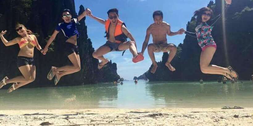 El Nido: Island Hopping Tour A Lagoons and Beaches - What to Pack for the Eight-Hour Day