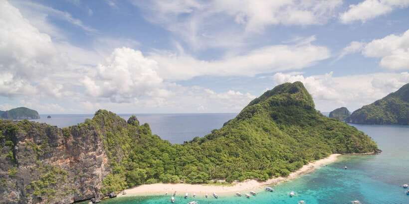 El Nido Island Hopping Tour C: Hidden Beaches & Shrine - Timing, meeting point, and the morning wait