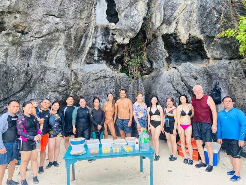 El Nido: Shared Island Hopping Tour C with Buffet Lunch - What the $30 price really covers