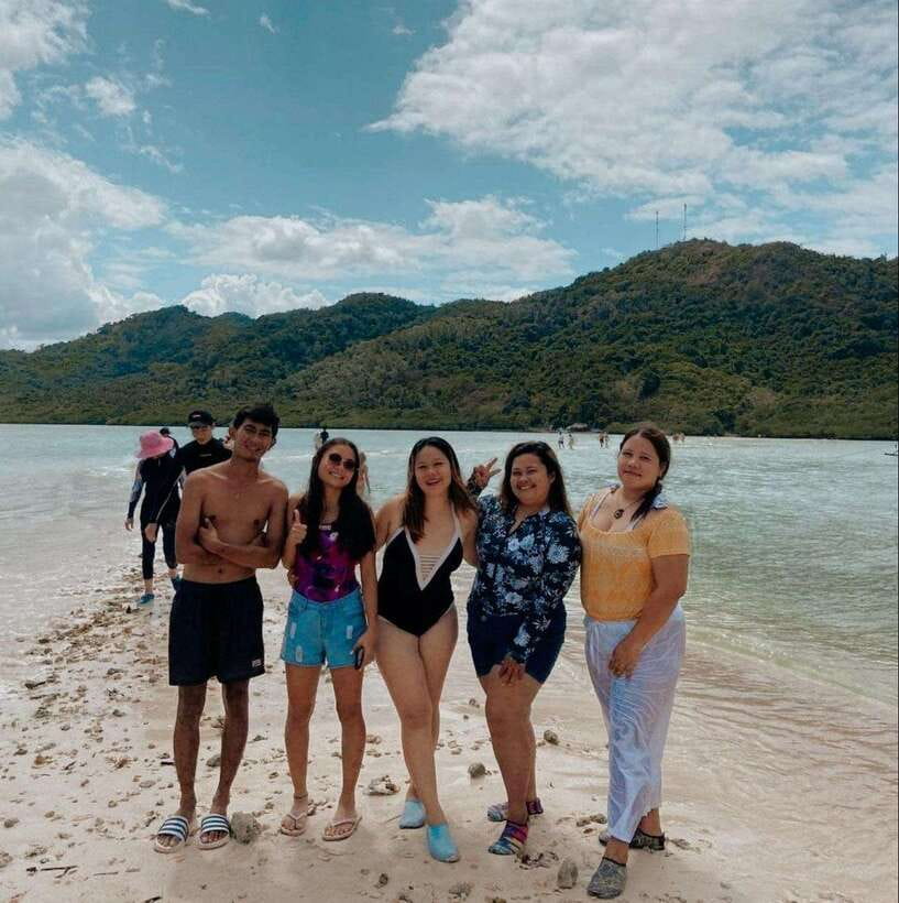 EL NIDO: Sharing/Joiner Island Hopping Tour B - Entalula Island starts the water day