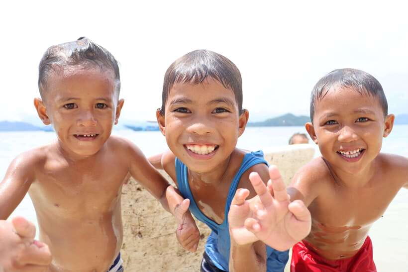 El Nido to Coron: 3-Day 2-Night Island-Hopping Expedition - Day two: reefs, beaches, and life between stops