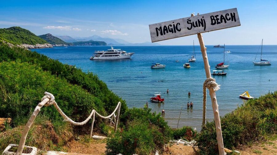 Elaphite Islands Cruise with Local Gastronomy at Captain's H - Key points at a glance