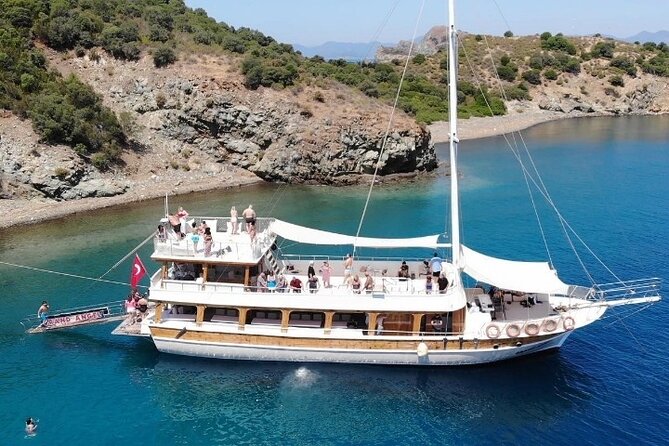 Fethiye : 12 Islands Boat Trip With Lunch and Transfer - Göcek Island brings another hour in the sea