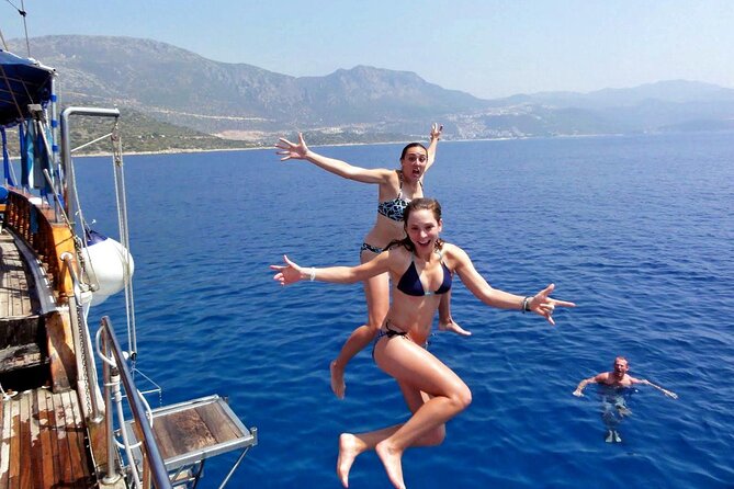 Fethiye Oludeniz Boat Trip With Butterfly Valley And Six Islands - Camel Beach combines lunch, shallow water, and a change of pace