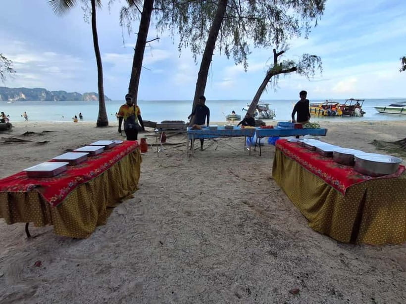From Aonang: 4 Islands one day tour with Lunch - Speedboat comfort and group size