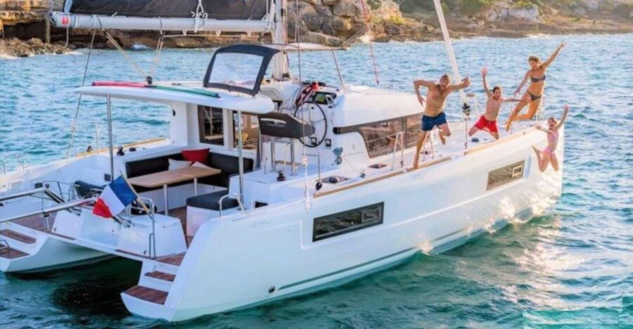 From Cannigione: Catamaran tour in La Maddalena Archipelago - Spargi, Budelli and the changing island plan