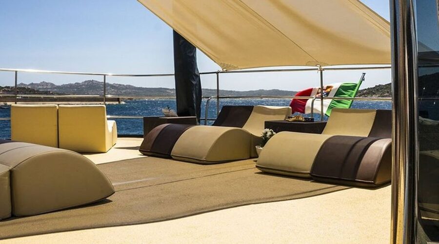 From Cannigione: La Maddalena Archipelago Boat Trip - Wind, crowds, and the smart way to prepare