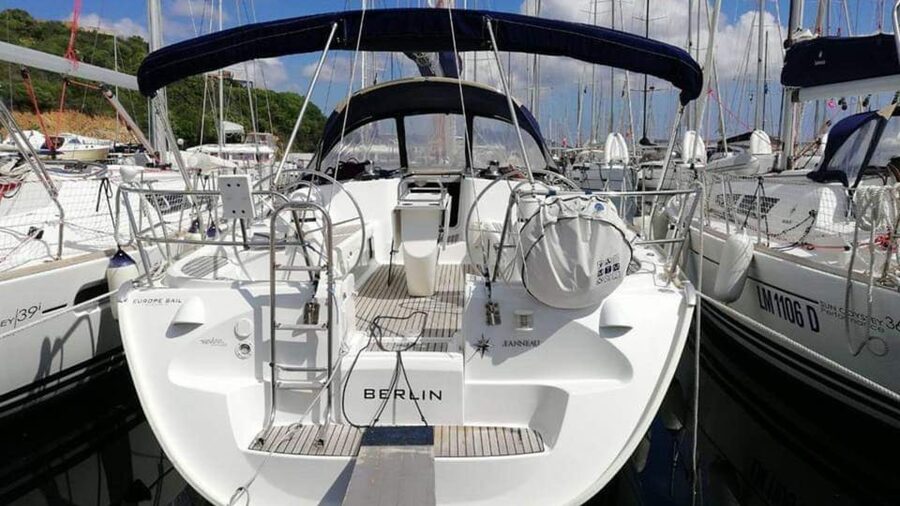 From Cannigione: Sailboat Tour in La Maddalena Archipelago - Swimming, shade, and practical comfort