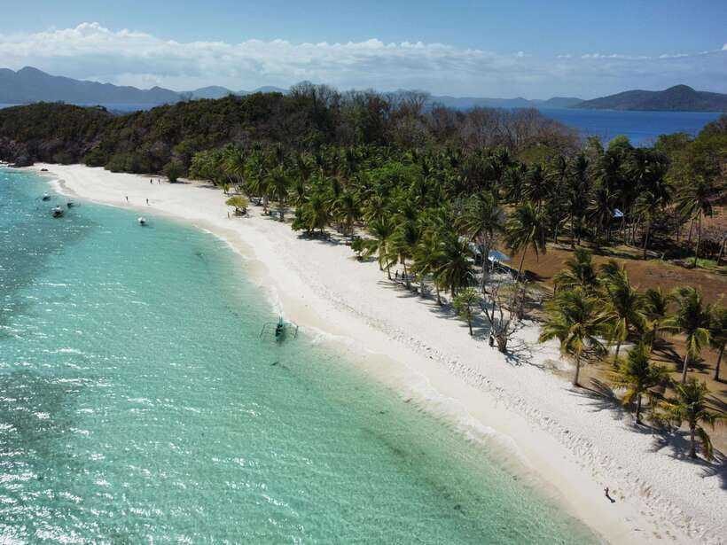 From Coron Town: Beaches and Islands Boat Tour with Lunch - Pack for a long day between beach and boat