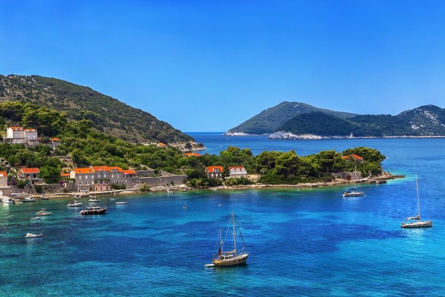 From Dubrovnik: Elaphite Islands Day Trip with Lunch - Lunch on board, with a useful choice of menus