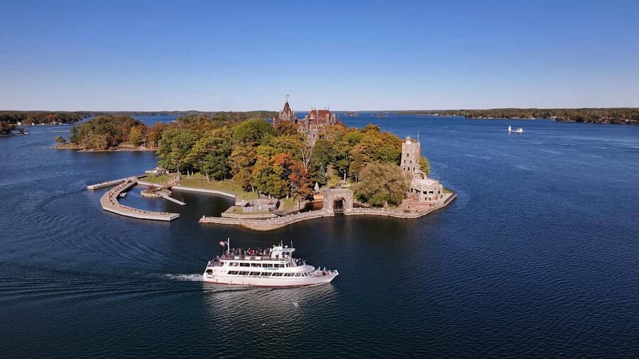 From Ivy Lea: 2-Hour Two Castle 1000 Islands Scenic Cruise - The first 15 minutes on the water