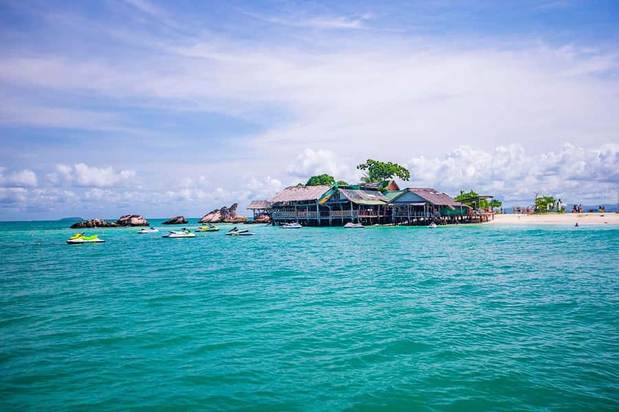From Khao Lak: Phi Phi, Maya Bay, and Khai Islands Day Trip - The 6:00 am pickup and Phuket pier