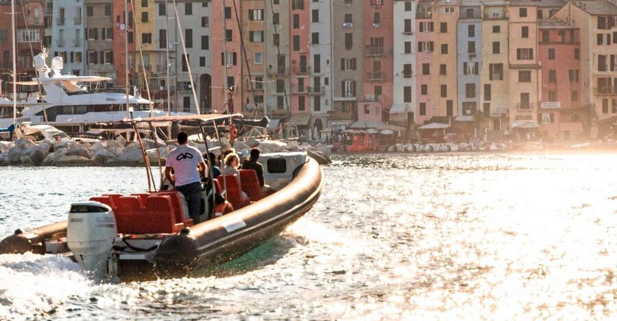 From La Spezia: Portovenere and 3 Islands Boat Trip - Leaving La Spezia through the fishing villages