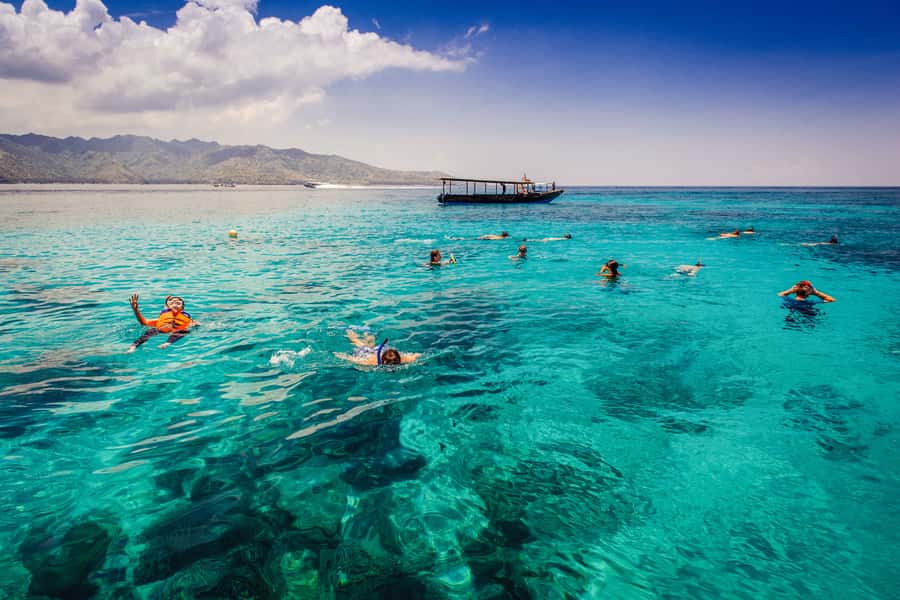 From Lombok: Private Gili Islands Trip w. Glass-Bottom Boat - Gili Meno and the underwater Nest