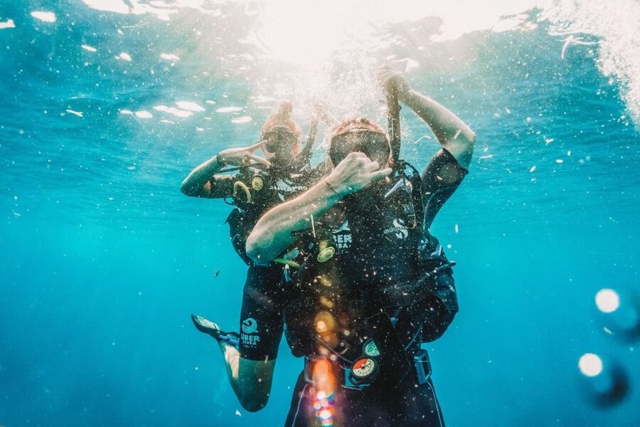 From Lombok: Private Gili Islands Trip w. Glass-Bottom Boat - Gili Trawangan: lunch and free time