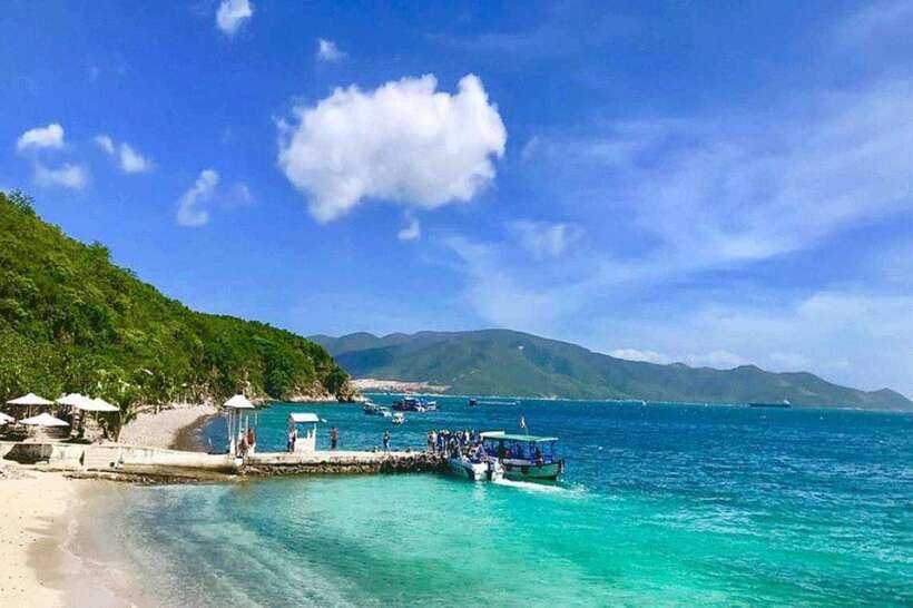 From Nha Trang: 3-Island Deluxe Tour with Lunch - Lang Chai and the working life of fishermen