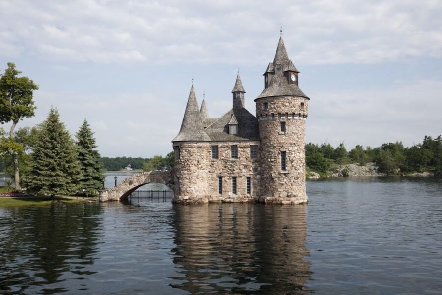 From NYC: Niagara Falls & 1000 Islands 3-Day Tour - Horseshoe Falls, Niagara-on-the-Lake, and the Canadian side