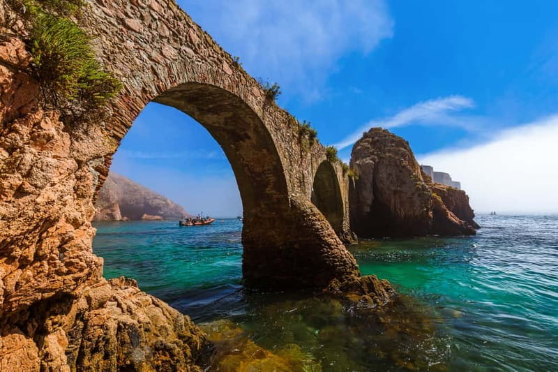 From Peniche: Round-Trip Boat Tour of Berlengas Archipelago - Arriving at Berlenga Grande