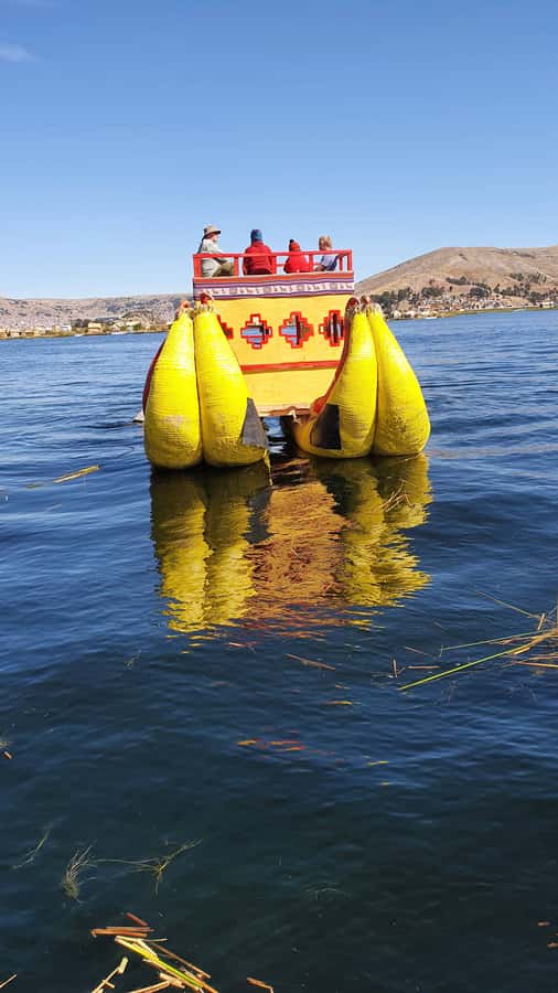 From Puno: 3-Hour Uros Floating Islands Tour - Seeing how a floating island is built