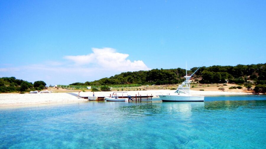 From Split: Blue Cave and 5 islands-Day Tour - Stiniva Cove is made for the camera
