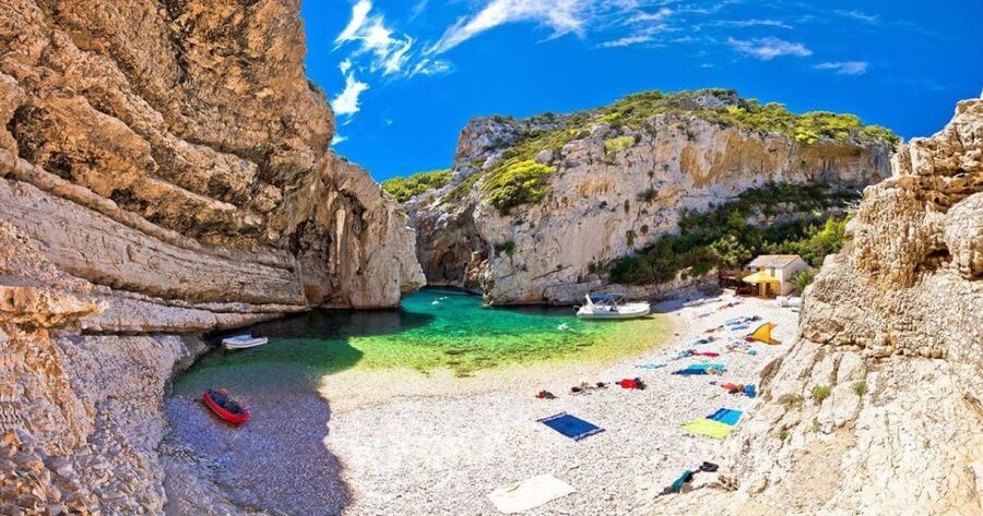 From Split: Blue Cave and 5 islands-Day Tour - Hvar in 90 minutes