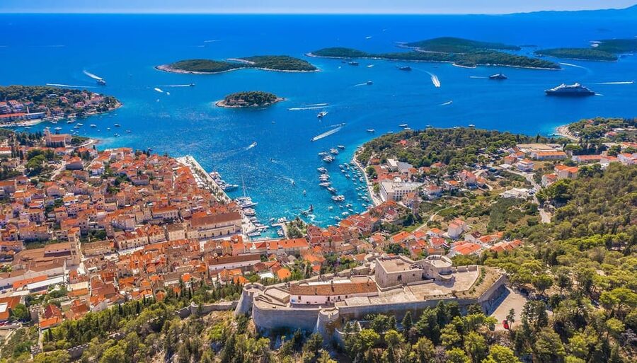 From Split: Blue Cave, Hvar & Mamma Mia, 5 island tour - Six minutes to the Pakleni Islands