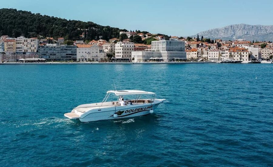 From Split: Blue Lagoon and 3 Island Boat Tour - What the speedboat format means for you