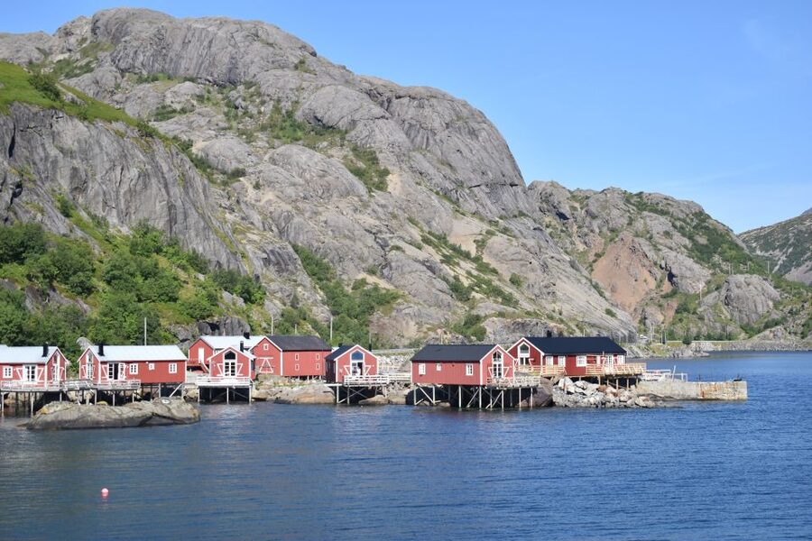 From Svolvaer: Private Lofoten Islands Tour with Transfer - Guides, languages, and the private format