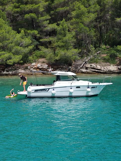 From Zadar: Islands Boat Tour with Drinks - First cruise and the quiet swimming bay
