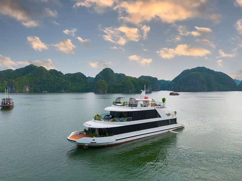 Full Day Boat Tour explore Cat Ba Archipelago & Lan Ha Bay - Key points at a glance