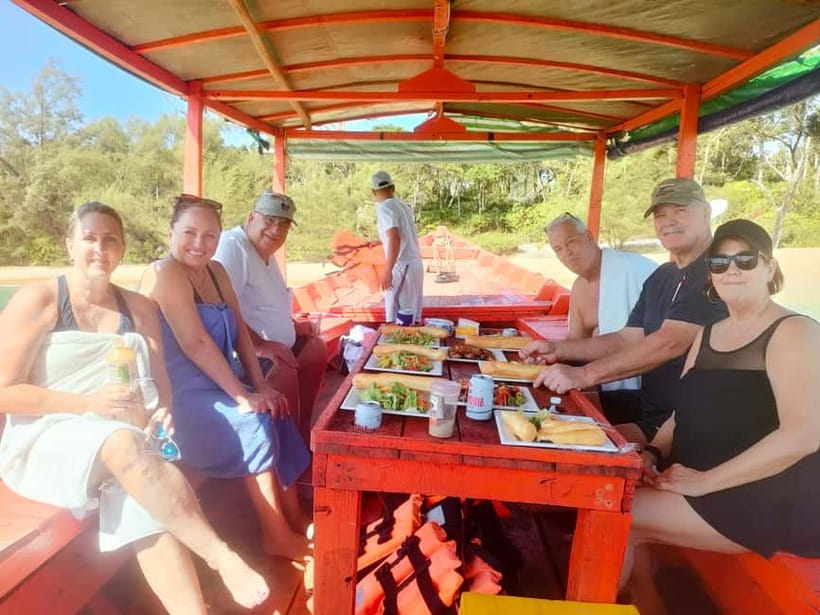 Full Day City Tour with A Boat Trip to 2 Islands - The biggest question: two islands or one?