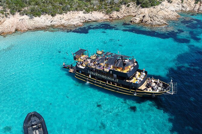 Full day private archipelago tour in La Maddalena - Ninety minutes at the natural pools of Porto della Madonna