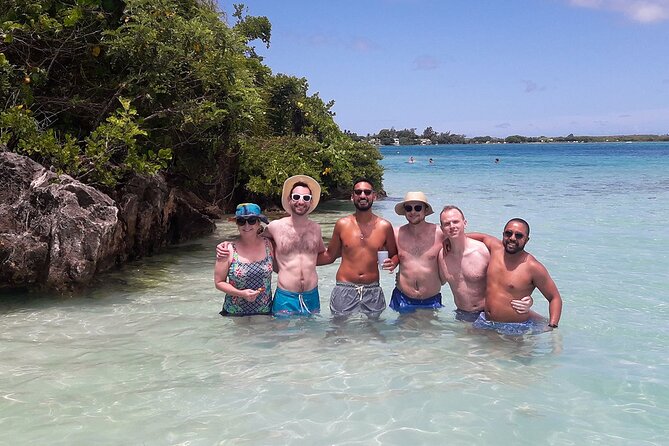 Full Day Tour 5 Island to Ile Aux Cerfs Incl. Lunch and Transfer - Price, transport, and what you receive