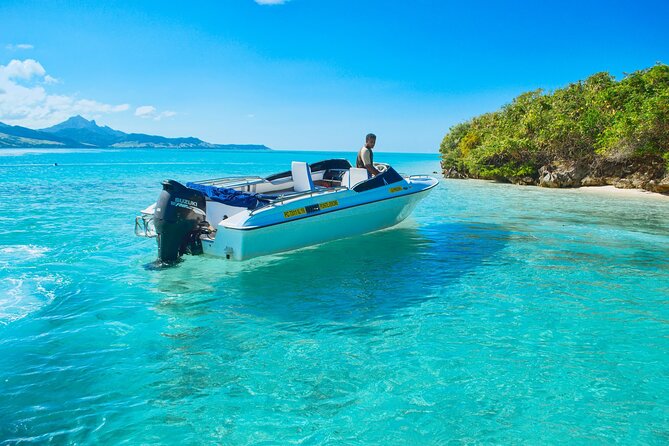 Full Day Tour 5 Island to Ile Aux Cerfs Incl. Lunch and Transfer - Who should book this speedboat day
