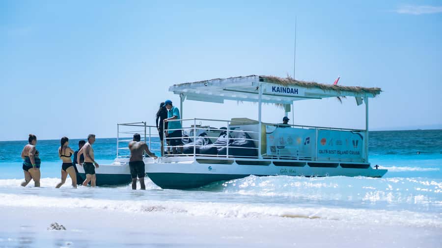 Gili Trawangan: 3-Gili Islands Snorkel Sunset Cruise w/ BBQ - What the crew adds to the experience