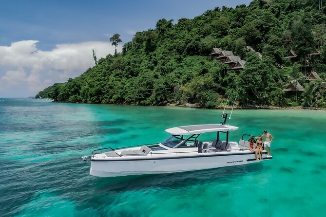 Great Barrier Reef and Whitsunday Islands Tour - Airlie Beach and Conway National Park