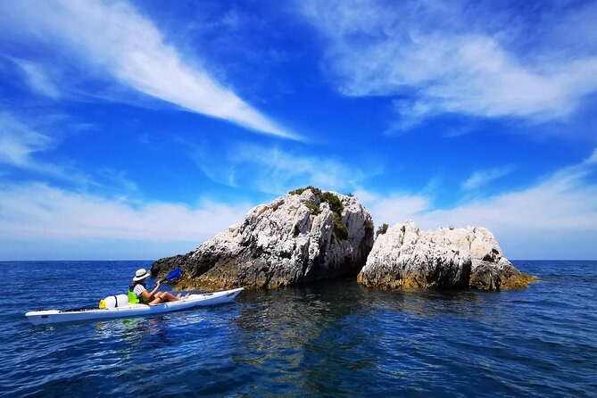 Half-Day Kayak Tour in Vrsar Archipelago - Returning to Vrsar and the beach bar