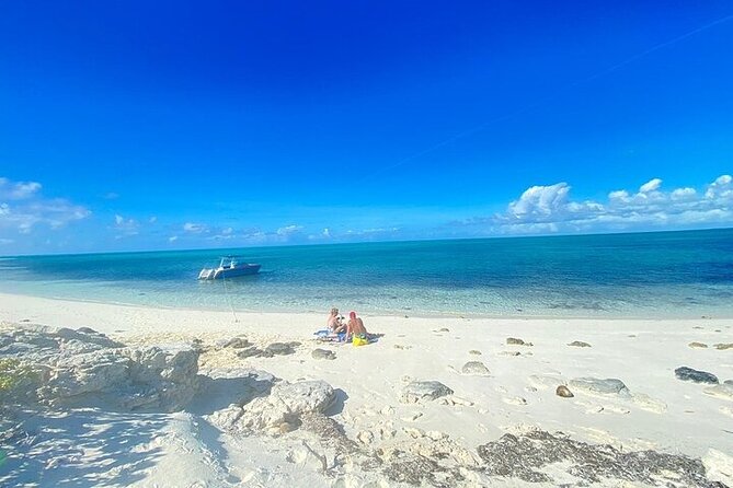 Half Day Snorkeling, Sightseeing & Island Hopping Private Charter - Little Water Cay and the rock iguanas