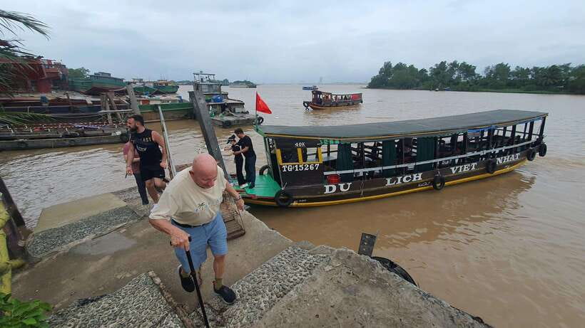 HCM: Mekong Delta Islands Boat & Tuk-Tuk Tour with Tastings - Why the guides matter