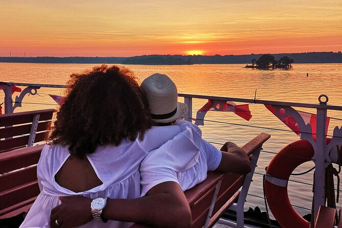 Heart of the 1000 Islands Sightseeing Cruise - Food, drinks, and the three-hour pace