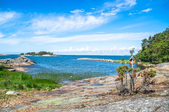 Helsinki: Archipelago Exploration at Porkkalanniemi peninsula - A Finnish snack break by the fire