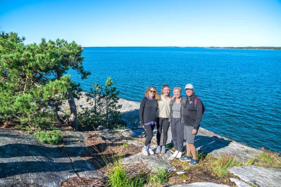 Helsinki: Archipelago Exploration at Porkkalanniemi - The 6-kilometer walk through forest and along the Baltic