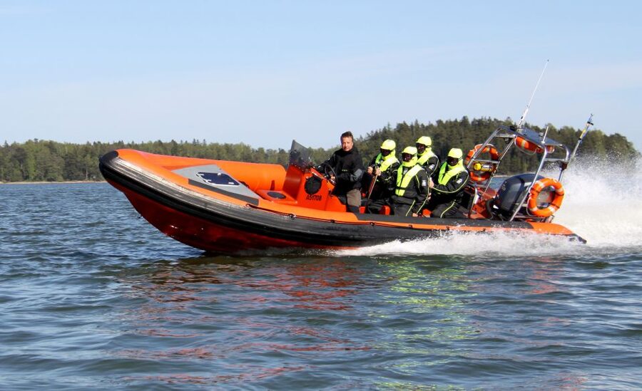 Helsinki: Archipelago RIB Boat Tour with BBQ Lunch and Sauna - Key Points to Know