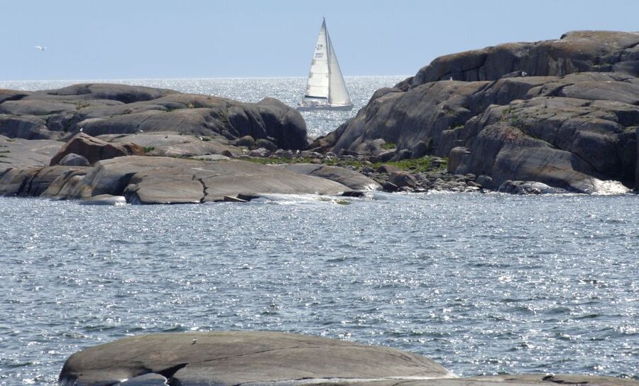 Helsinki: Archipelago RIB Boat Tour with BBQ Lunch and Sauna - Speeding Into the Eastern Archipelago
