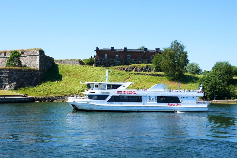 Helsinki Archipelago: Sightseeing Boat Tour - Sundeck comfort, weather, and accessibility