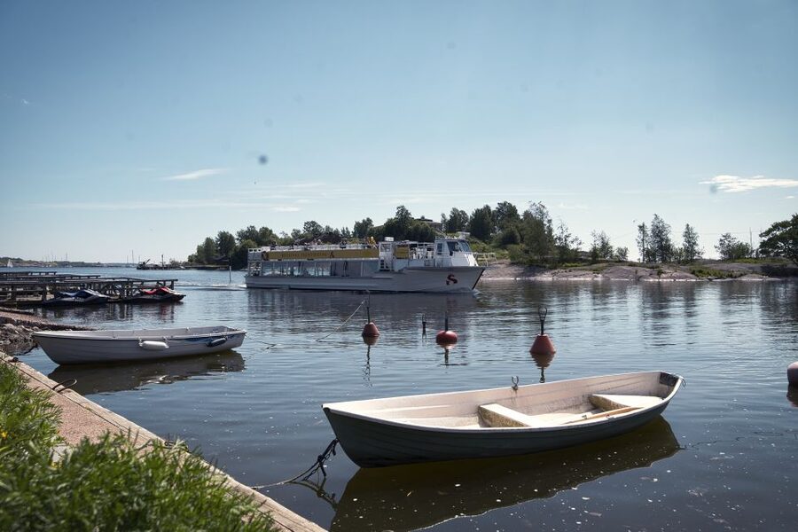 Helsinki: City Highlights 1.5-Hour Archipelago Cruise - Kruunuvuorenranta and Helsinki’s newer districts