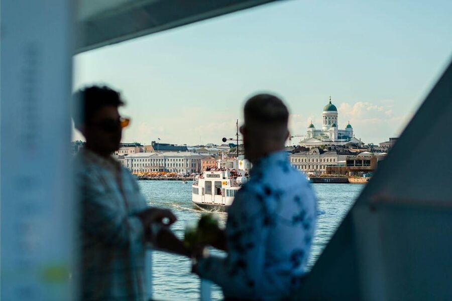 Helsinki: Evening Archipelago Cruise - Passing Suomenlinna by boat