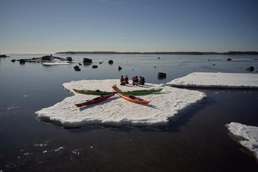 Helsinki: Winter Kayaking in Eastern Helsinki Archipelago - Arriving at Vuosaari Paddling Center