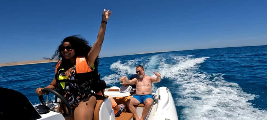 Hurghada: 3-Island Speedboat, Dolphin Watching & Snorkeling - Key points at a glance