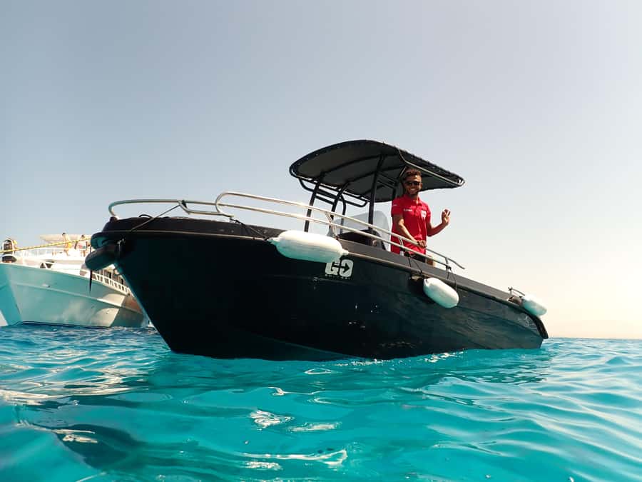 Hurghada: 6 Islands Tour with Dolphin Watching & Snorkelling - Who should book this boat trip?